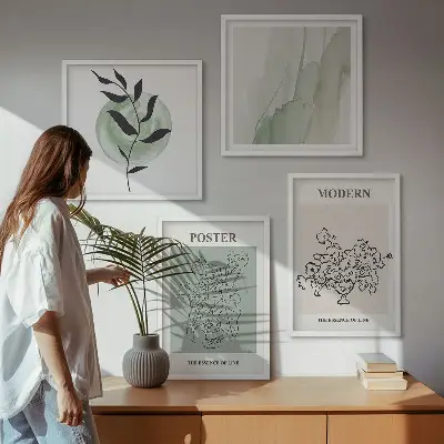 Blomster i en moderne vase billedvæg over sofaen