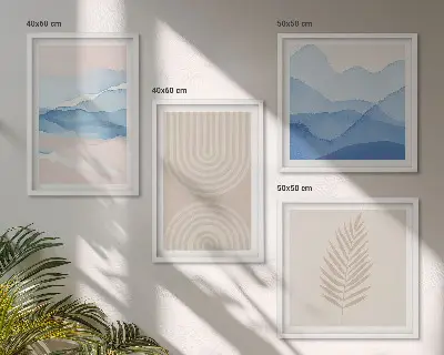 Billedvæg over sofa med motiv af beige og blå bølgende blade