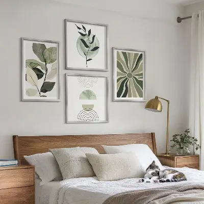 Plantens geometriske former billedvæg over sofa