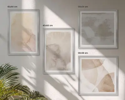Billedvæg over sofa med varme akvarel og pastel teksturer