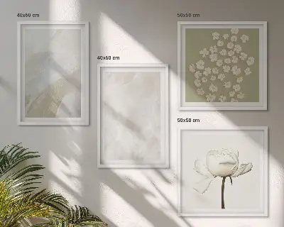 Billedvæg over sofa med blomster i moderne boho-stil