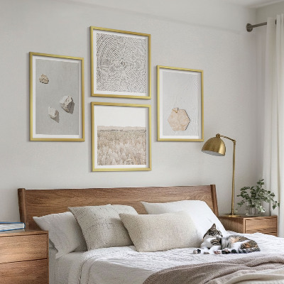Billedvæg over sofa Lyse boho sandteksturer
