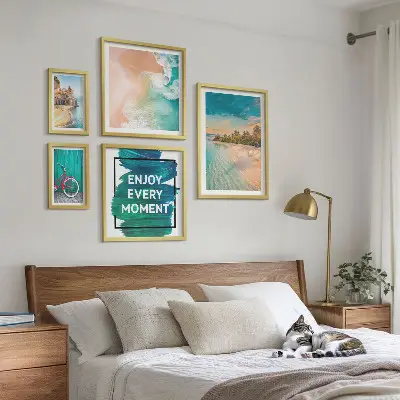 Billedsæt over sofa med feriestemning