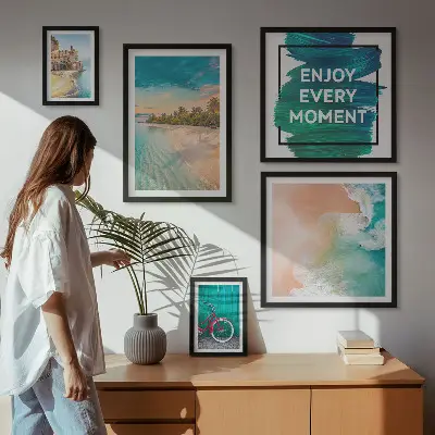 Billedsæt over sofa med feriestemning