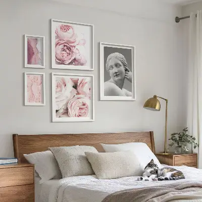 Klassiske blomsterskulpturer billedsæt over sofa