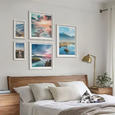 Billedkomposition til væg med motiv af bjerglandskaber og vandfald