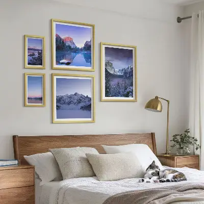 Billedkomposition til væg med motiv af bjergsøer, skove og landskaber