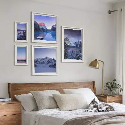 Billedkomposition til væg med motiv af bjergsøer, skove og landskaber