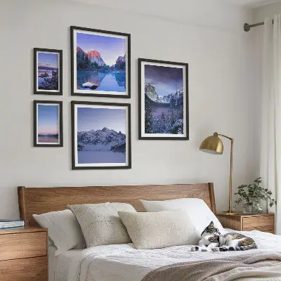 Billedkomposition til væg med motiv af bjergsøer, skove og landskaber