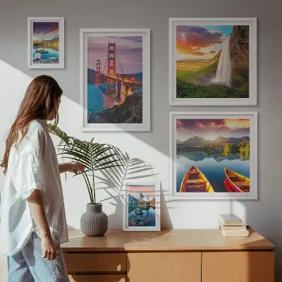 Billedsæt over sofa med motiver af landskaber, natur og broer i USA