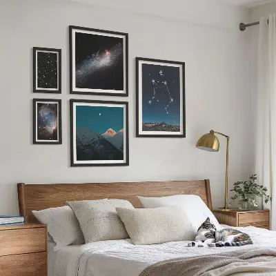 Kosmiske himmellandskaber billedsæt over sofa
