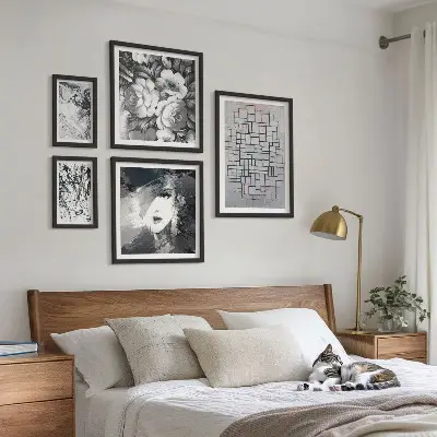 Billedkomposition til væg moderne portræt med abstrakte blomster