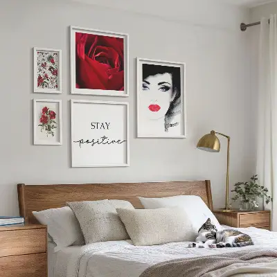 Billedsæt med kvindeportrætter vintage blomstermotiver til ophæng over sofa