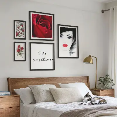 Billedsæt med kvindeportrætter vintage blomstermotiver til ophæng over sofa