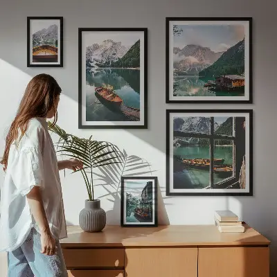 Billedkomposition til væg med søer, bjerge, både og landskaber