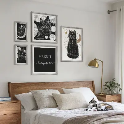 Billedkomposition til væggen med sorte katte i boho-stil