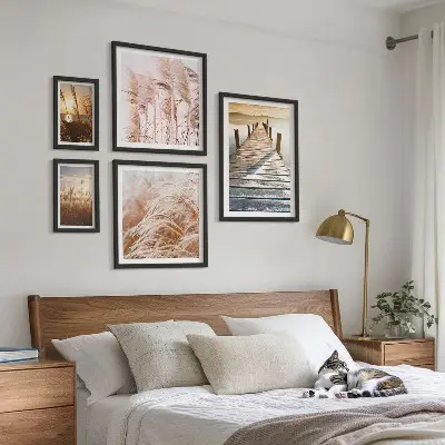 Billedsæt over sofa med fredelige naturmotiver