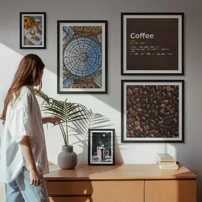 Billedkomposition til væg med motiv af kaffe og slik i rustik stil