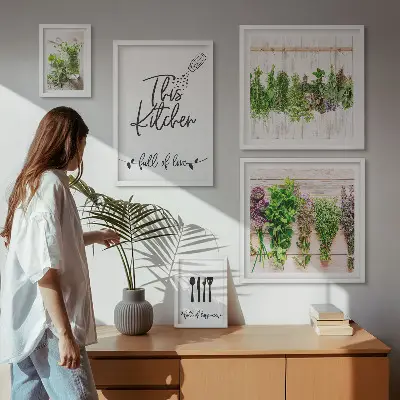 Billedsæt over sofa med rustikke urteinspirationer