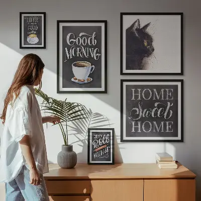 Billedkomposition til væg med positive slogans om kaffekatte