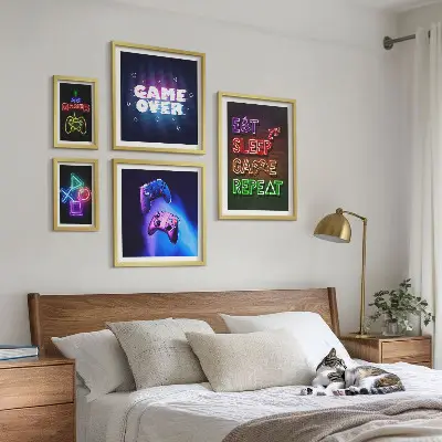 Billedkomposition til væg med neon computerspiltemaer