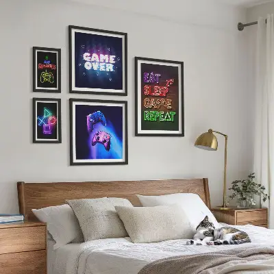 Billedkomposition til væg med neon computerspiltemaer