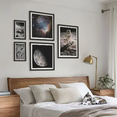 Billedsæt til sofa med motiv af kosmiske opdagelser og hemmeligheder