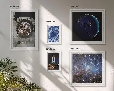 Astronauternes rumopdagelser billedsæt over sofa