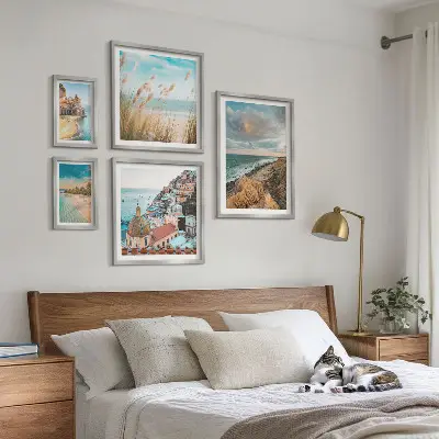 Billedkomposition til væg med motiv af strandlandskaber i verden