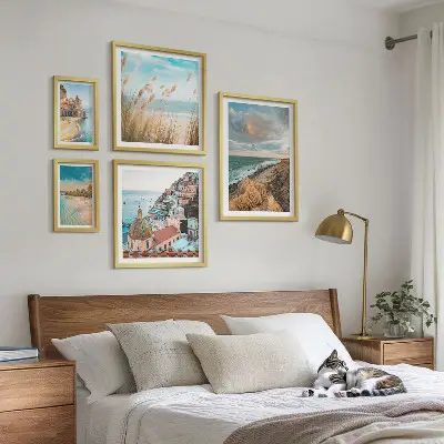 Billedkomposition til væg med motiv af strandlandskaber i verden
