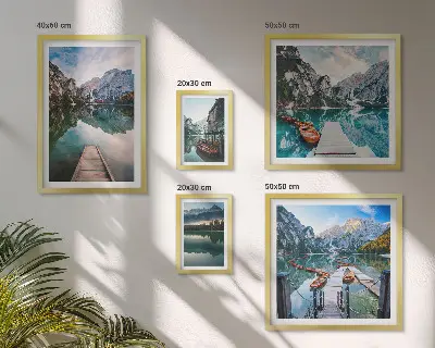 Billedkomposition til væg med motiv af bjergsøer og natur