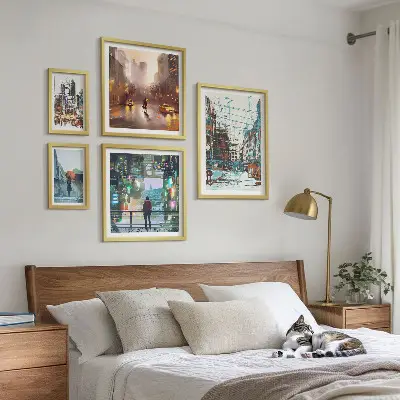 Billedsæt af moderne bylandskaber til ophængning over sofaen
