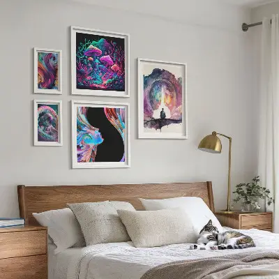 Billedsæt over sofa med surrealistiske kosmiske inspirationer