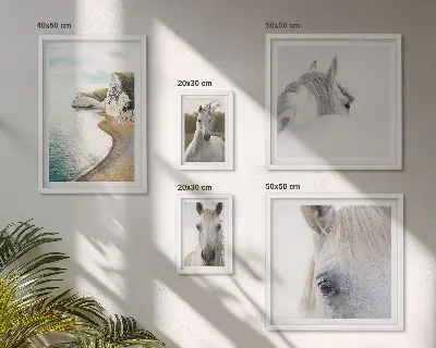 Billedkomposition til væg med heste på stranden i minimalistisk naturstil