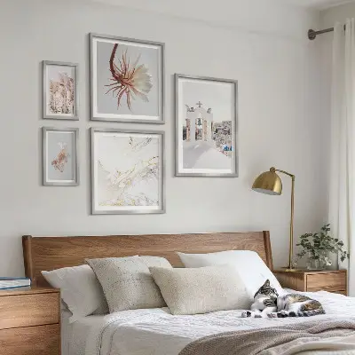 Billedkomposition til væg med motiv af stilfuld arkitektur og natur