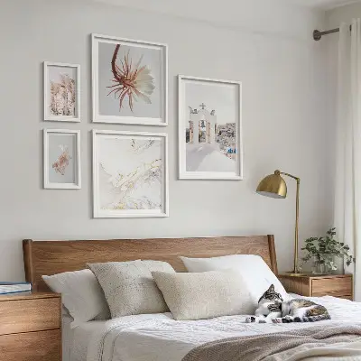 Billedkomposition til væg med motiv af stilfuld arkitektur og natur