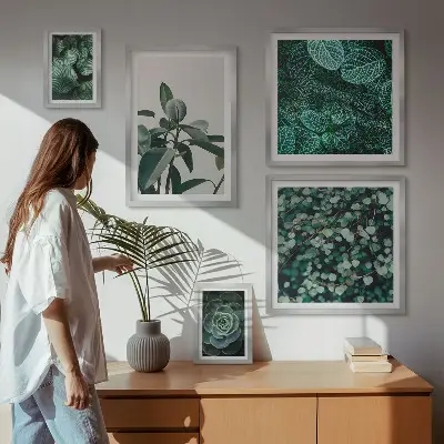 Plakatsæt med plantemotiver grønne blade til ophæng over sofa
