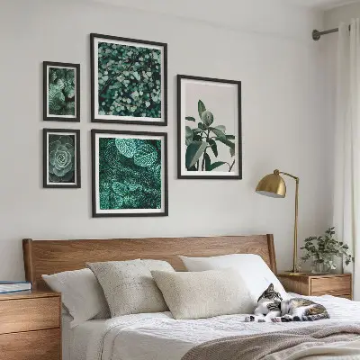 Plakatsæt med plantemotiver grønne blade til ophæng over sofa