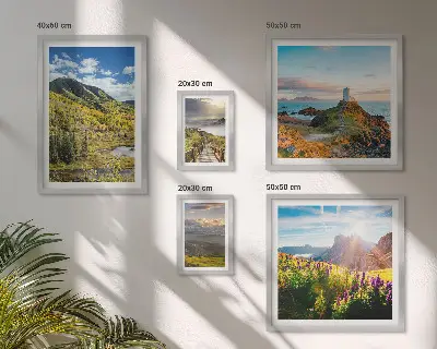 Billedsæt med bjerglandskaber naturmotiv til væggen over sofaen