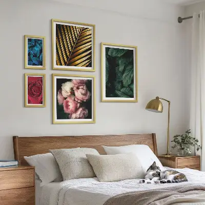 Billedkomposition til væg med planteblomstermotiver