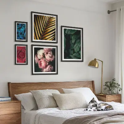 Billedkomposition til væg med planteblomstermotiver