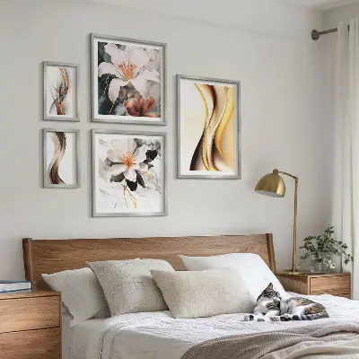 Abstrakte blomsterbilleder sæt til ophængning over sofaen