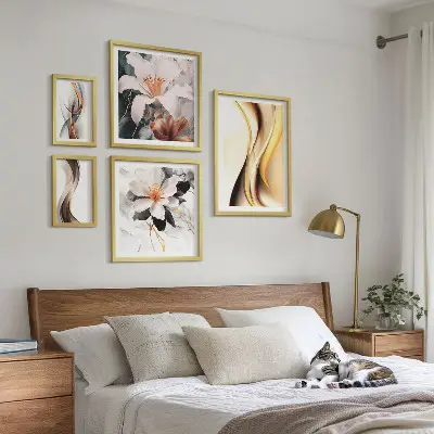 Abstrakte blomsterbilleder sæt til ophængning over sofaen