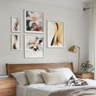 Abstrakte blomsterbilleder sæt til ophængning over sofaen