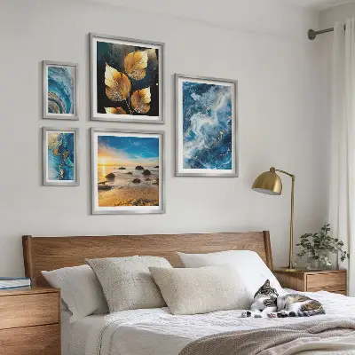 Abstrakte blå landskaber billedsæt over sofa