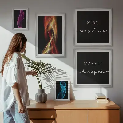 Billedsæt over sofa med citater, lysmønstre og inspiration
