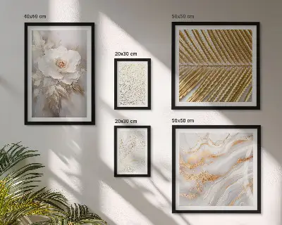 Billedsæt over sofa med stilfulde blomstermotiver