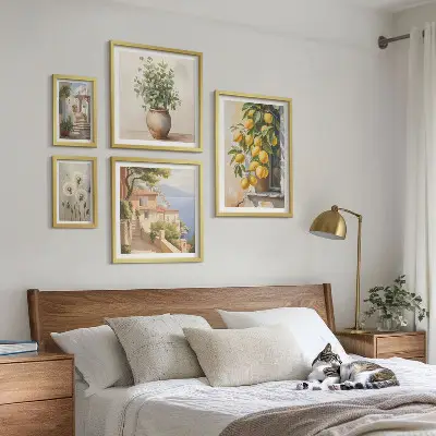 Billedsæt til væg over sofa med citrusmotiver i middelhavsstil