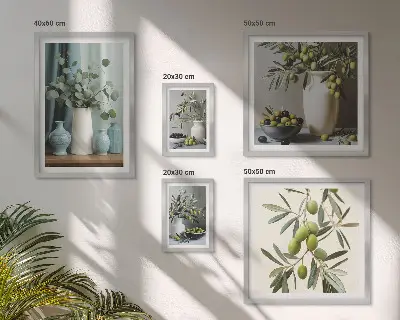 Billedsæt over sofa med grønne olivenblomster i skandinavisk stil