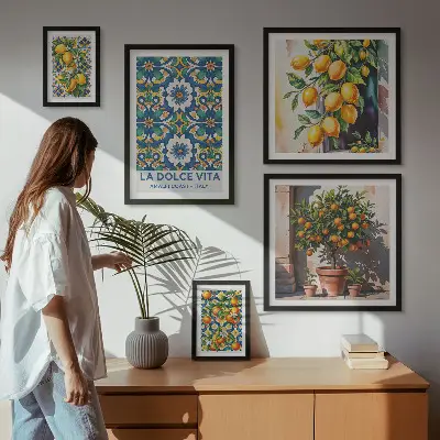 Billedsæt over sofa med italienske citrusdekorationer i Amalfi-stil